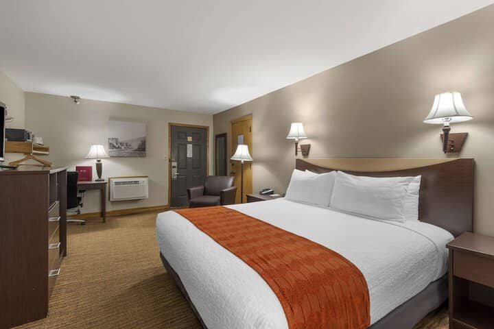 Room 10 of 42
