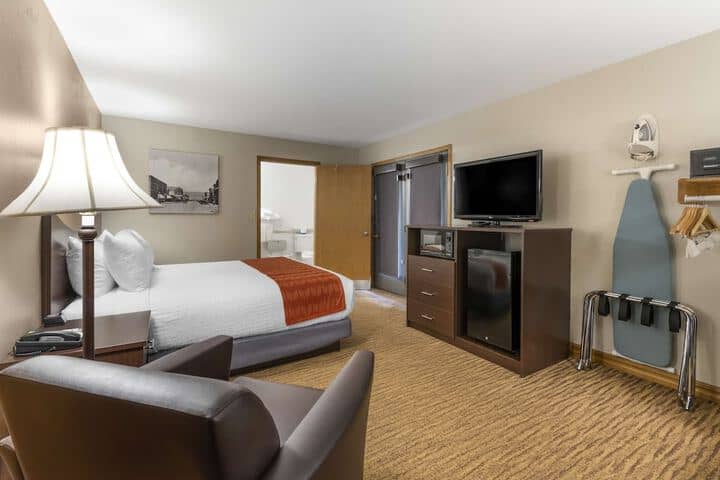 Room 11 of 42