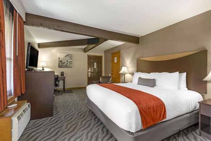 Room 21 of 42