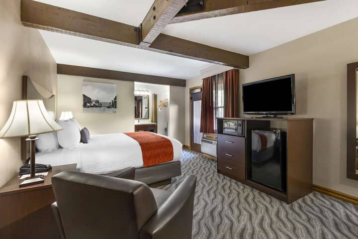 Room 22 of 42