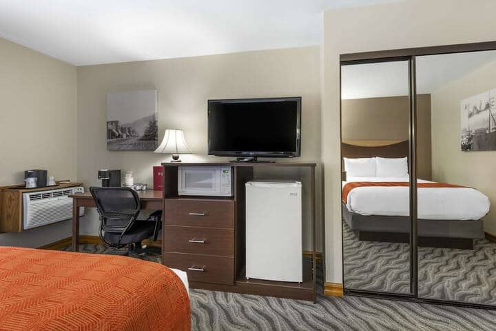 Room 5 of 42